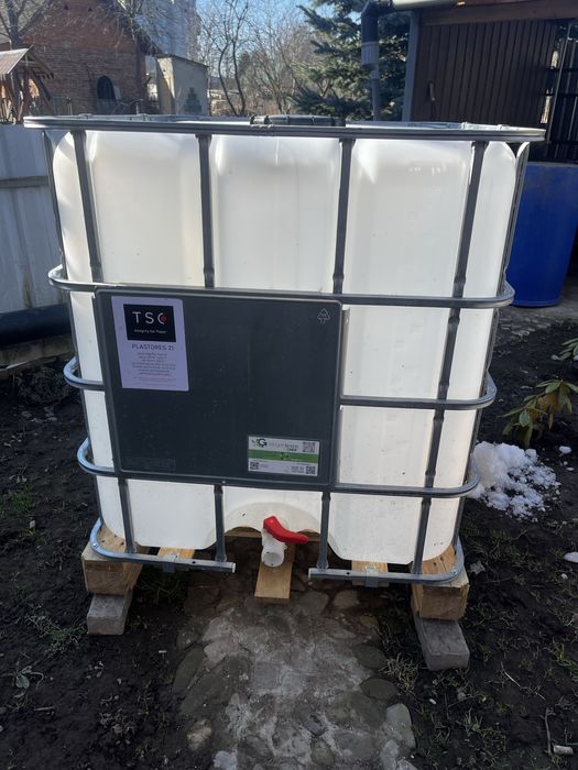 Пластикові баки,ємкості