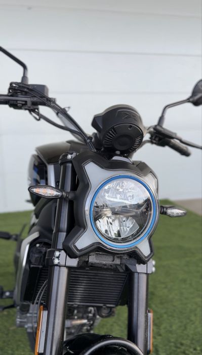 CFMoto 300CL-X com garantia