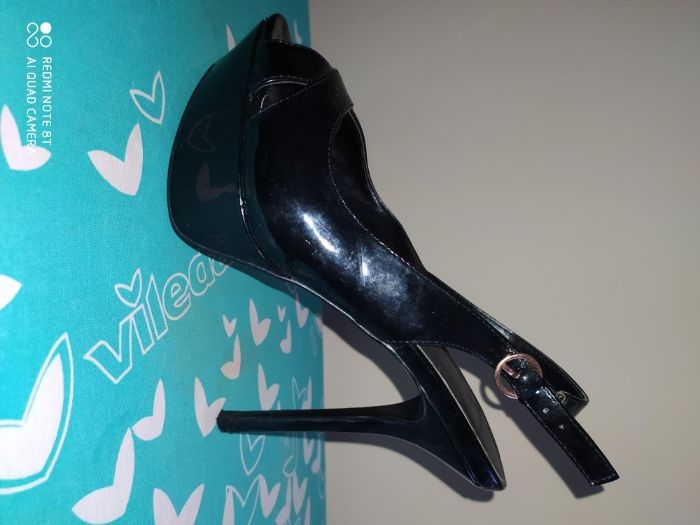 Sapatos de salto alto Mango