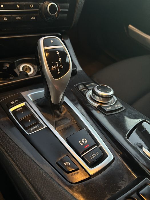 BMW 520d Touring (F11) Auto | Impecável | Revisão de Motor e Caixa Feita