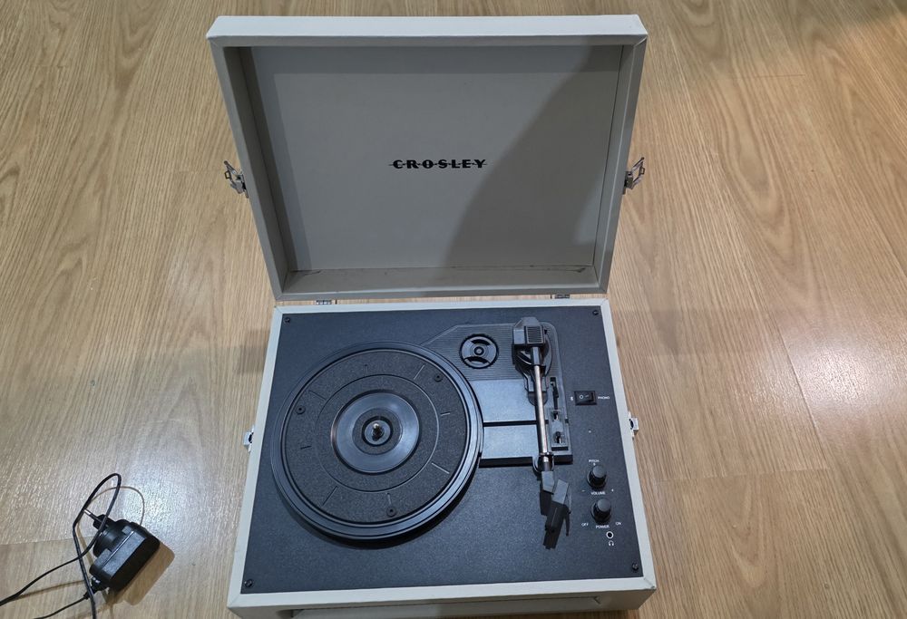 Gira-Discos Crosley com Bluetooth – Como Novo