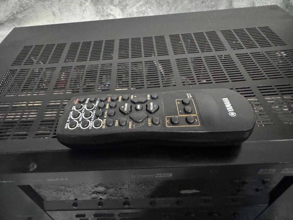 Amplituner Yamaha RX-V350 RDS