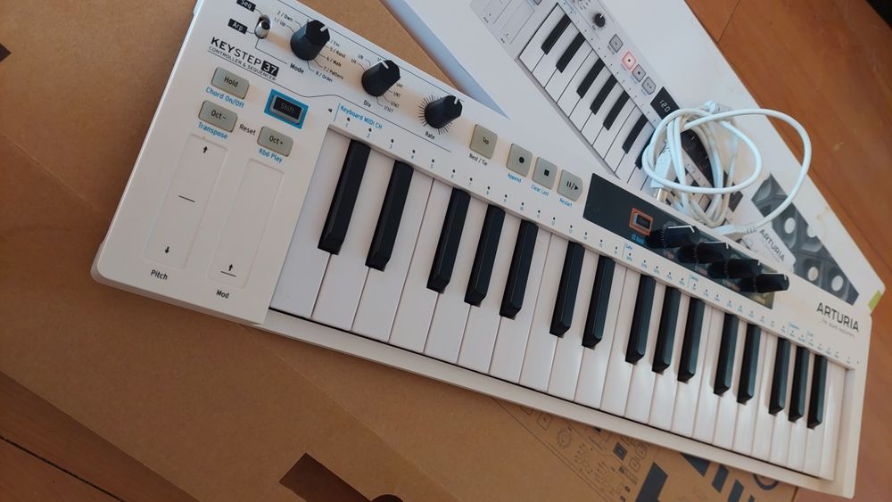 Teclado controlador midi arturia keystep 37
