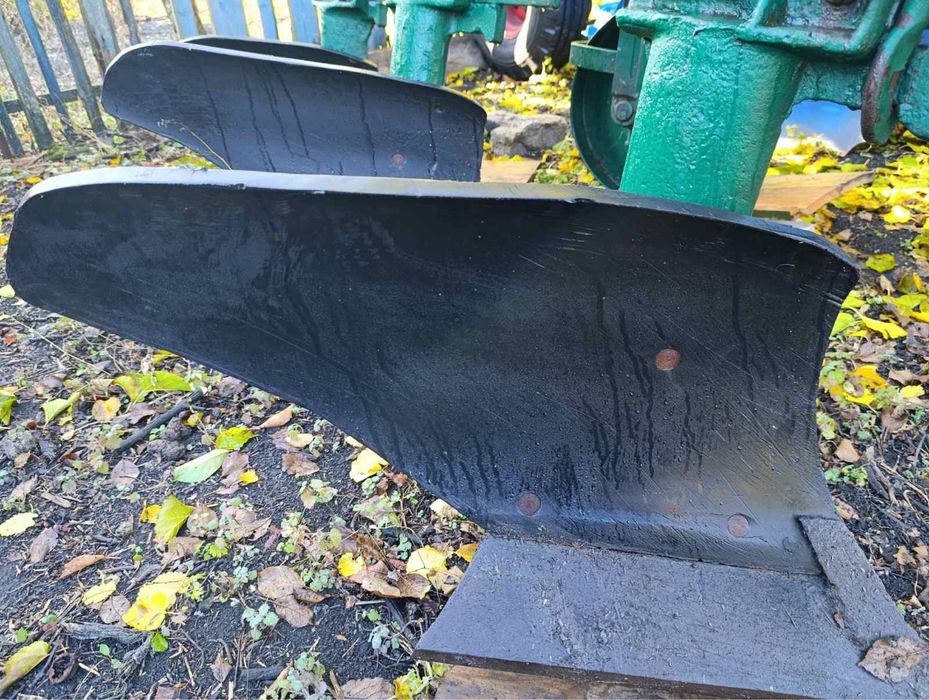 Продам плуг трёх корпусный