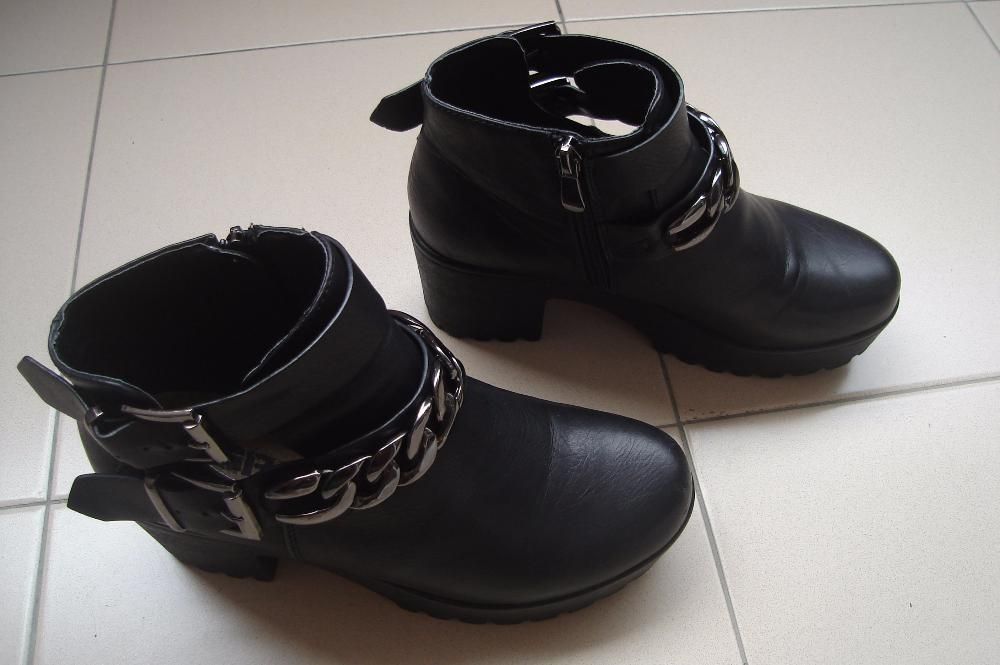 Botas em pele para menina ou senhora