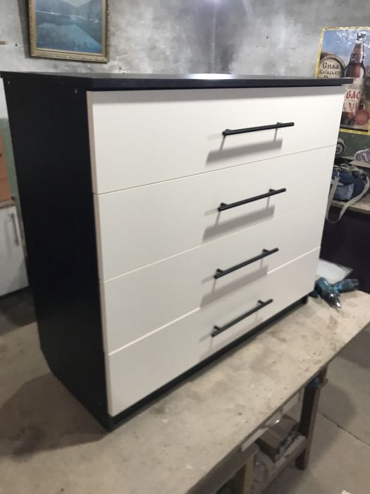 Комод. Ціна 3500 грн.