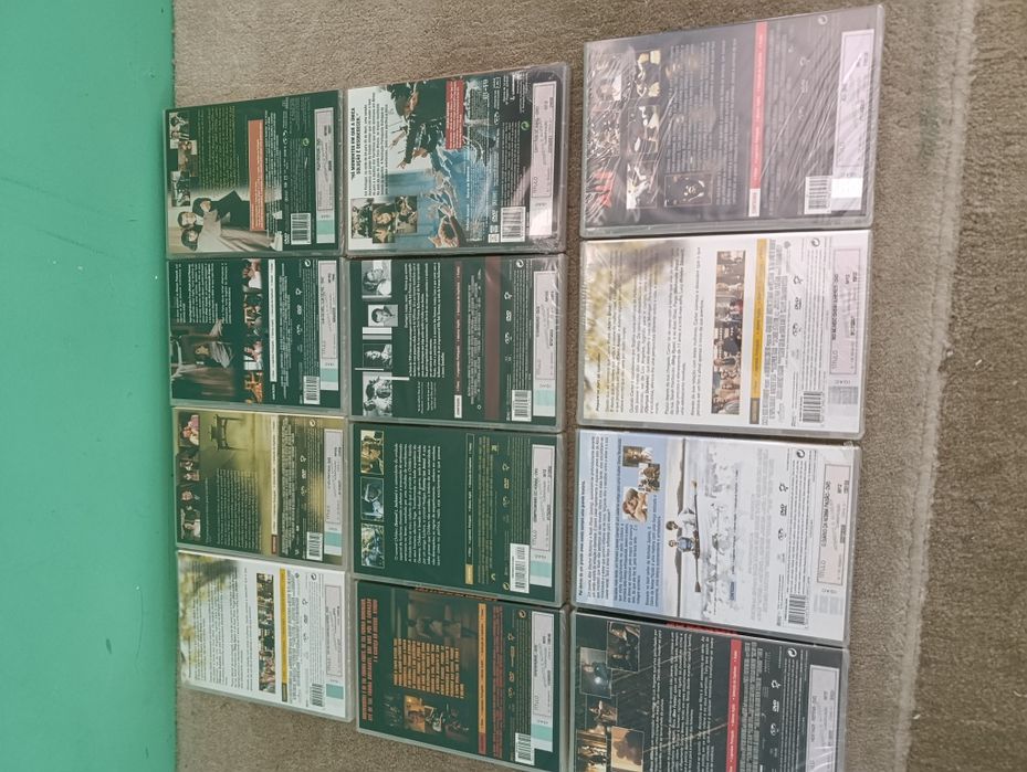 Lote 30 DVDs novos selados