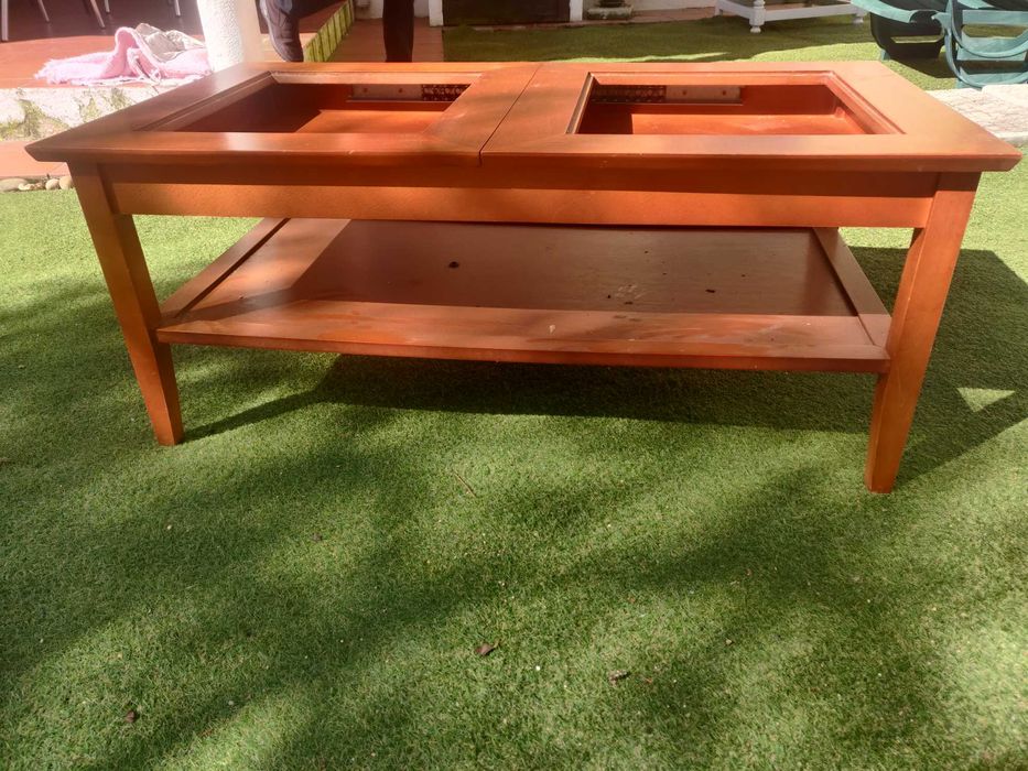 mesa de madeira sem tampos