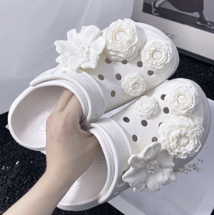 набір джібітсів на crocs