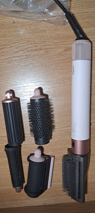 Продам стайлер дайсон/ фен дайсон DYSON