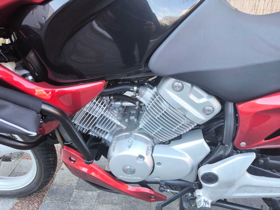 Honda Varadero XL 125ccm niski przebieg 14908km bardzo dobry stan