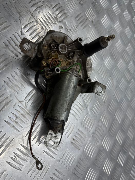 Моторчик стеклоочистителя дворника Ford Sierra универсал 85BG17K441BA