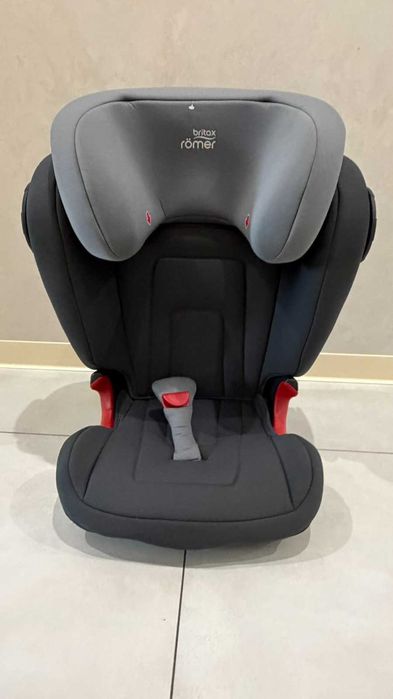 Автокрісло Britax-Romer Kidfix2 S 3-12 лет 15-36 кг группа 2/3 Бустер