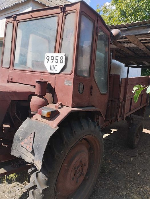 Продать трактор   т16