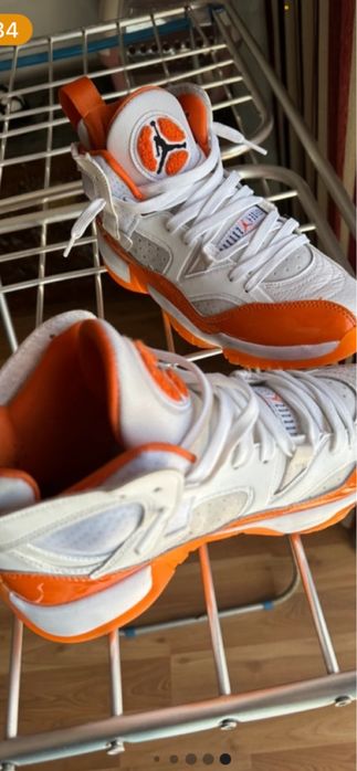 Jordan 14 branco e laranja