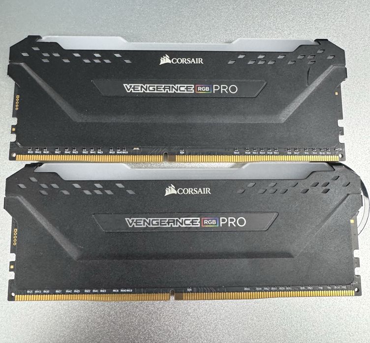 Corsair Vengeance RGB PRO DDR4 2枚、ダミー2枚 メモリの空きスロットを埋めるCORSAIRのダミーモジュール、2枚で税込
