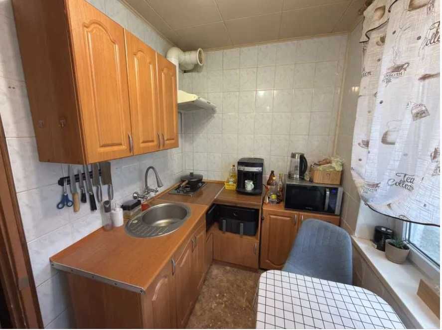 Продам 2 комнатную квартиру на 2 этаже из 9 ти метро Индустриальная OA