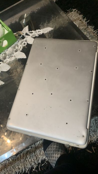 Apple Macbook 13" Core 2 Duo 2.4Ghz 4GB 250GB Branco Unibody 2010