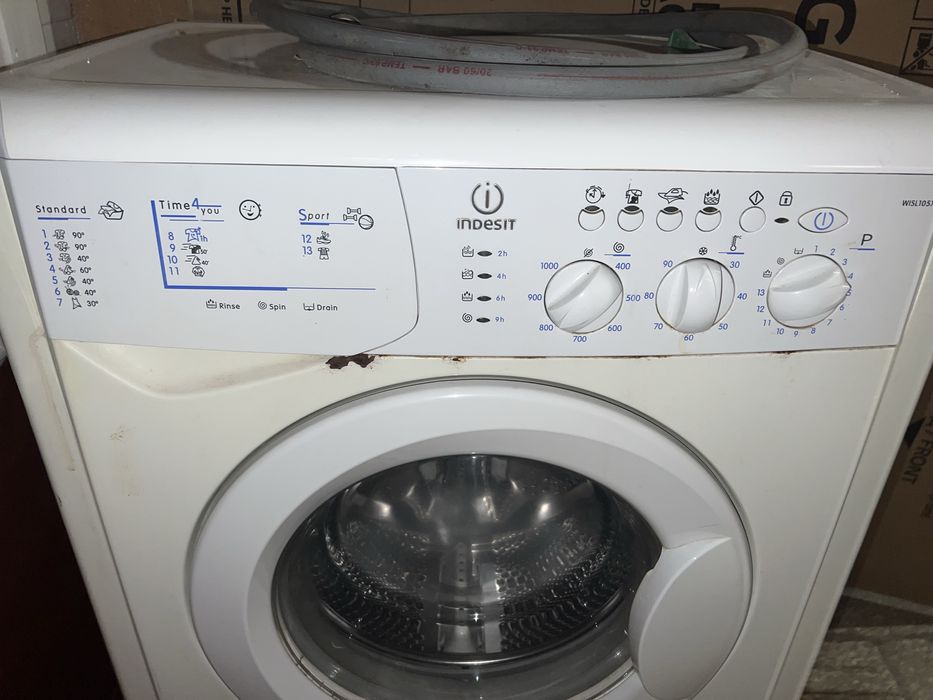 Пральна машина Indesit