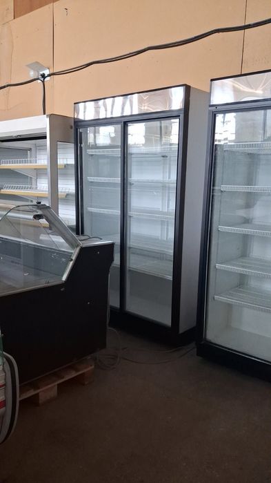 Вітрини холодильні ,Ларі морозильні, Шафи холодильні.