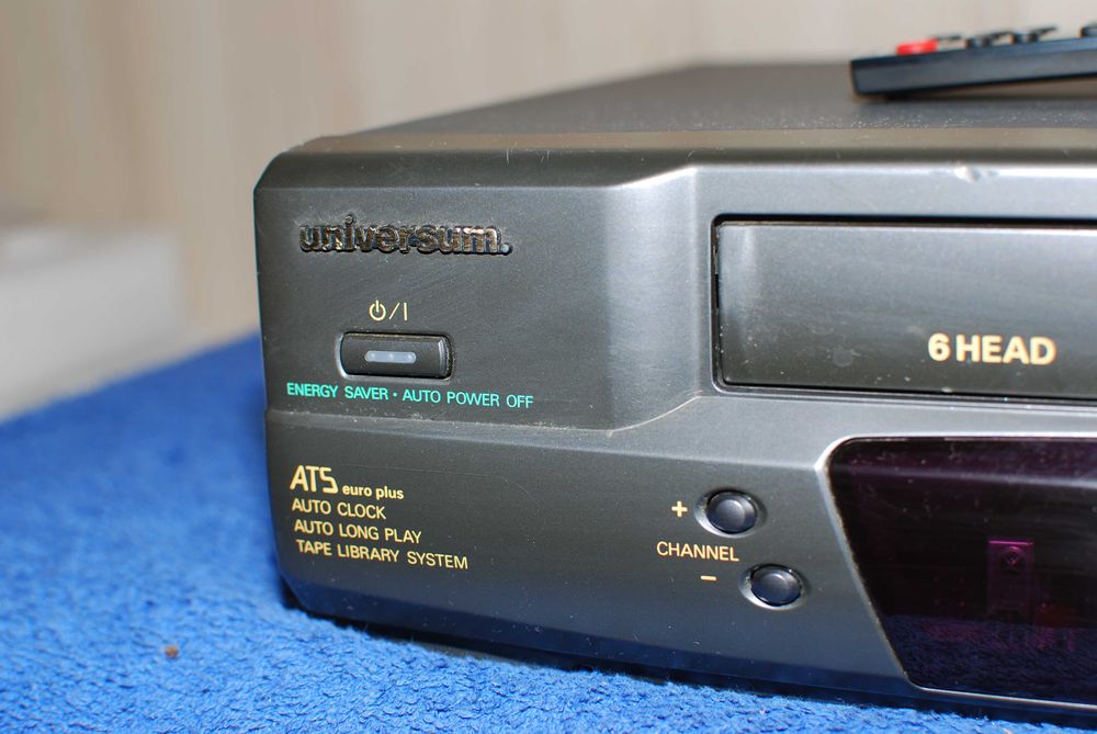 Magnetowid na kasety VHS Sanyo/Universum 6 głowic HiFi z pilotem