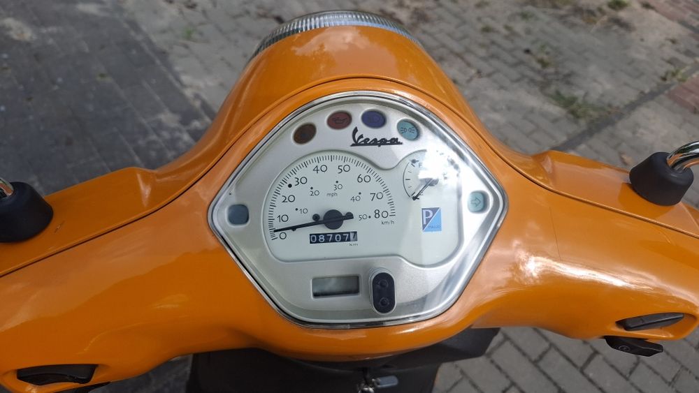 Piaggio Vespa LX 50