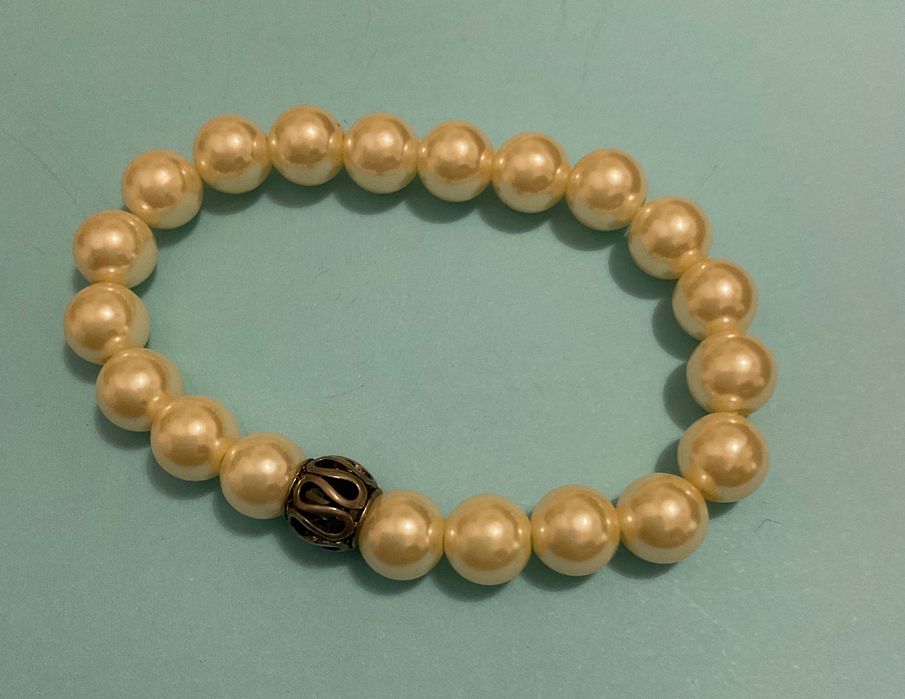 Pulseira jovem e diferente sem uso