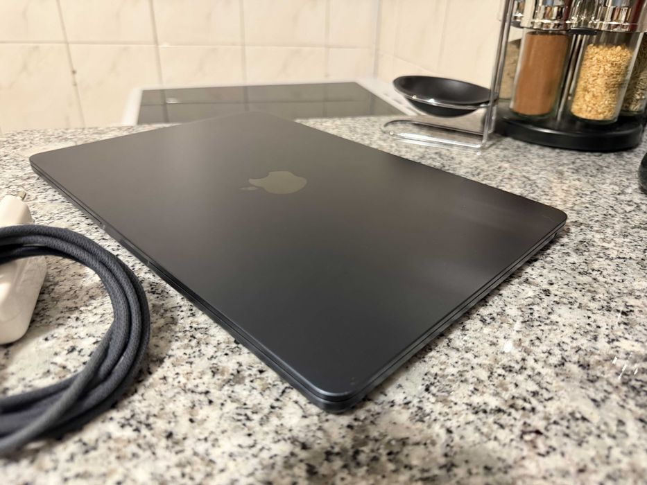 Macbook Air 13" (Azul / 8GB / 256GB) - Muito Estimado!