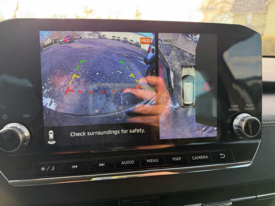 Mitsubishi Outlander      2023