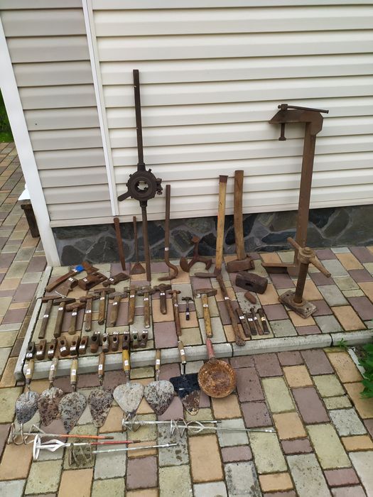 Молоток Зубило.Лапа сапожная. Топор Винт Кувалда Кельма Струбцина