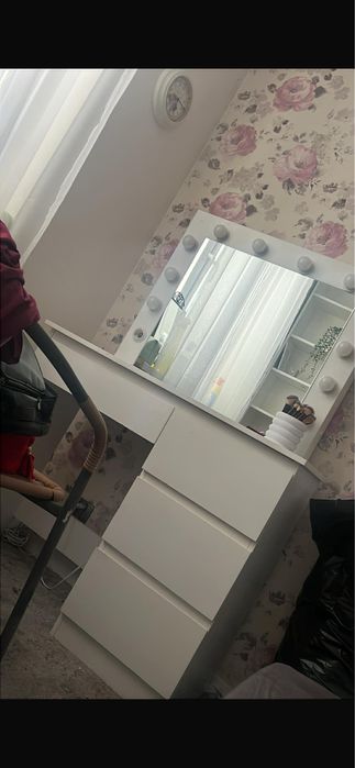 Toaletka biała, led