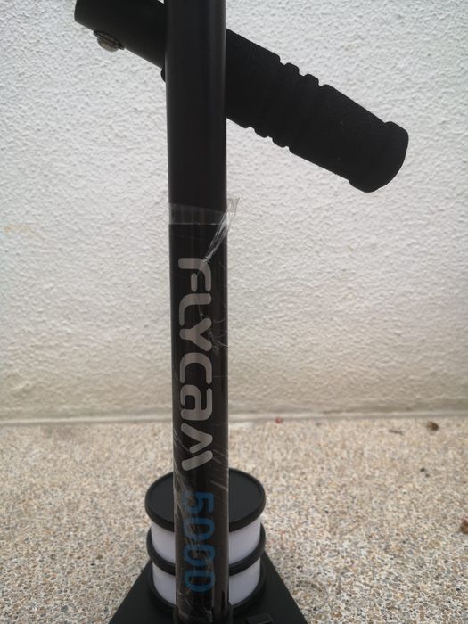 Estabilizador Flycam FLCM-5000 Q com saco e Arm Brace – NOVO, utilizado apenas uma vez