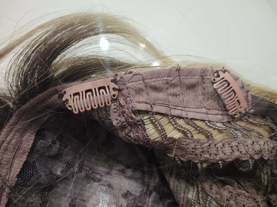 Peruka blond ombre długość 60 cm
