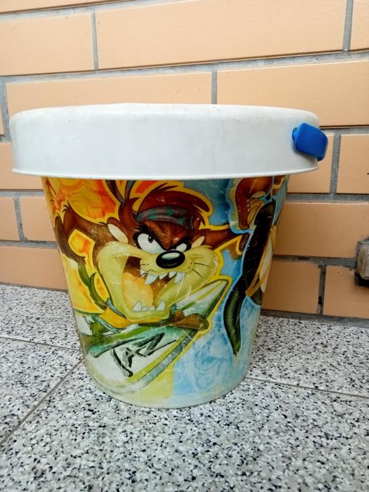 Brinquedos de praia variados