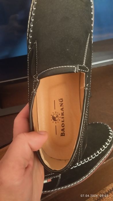 Продам нові . Замш