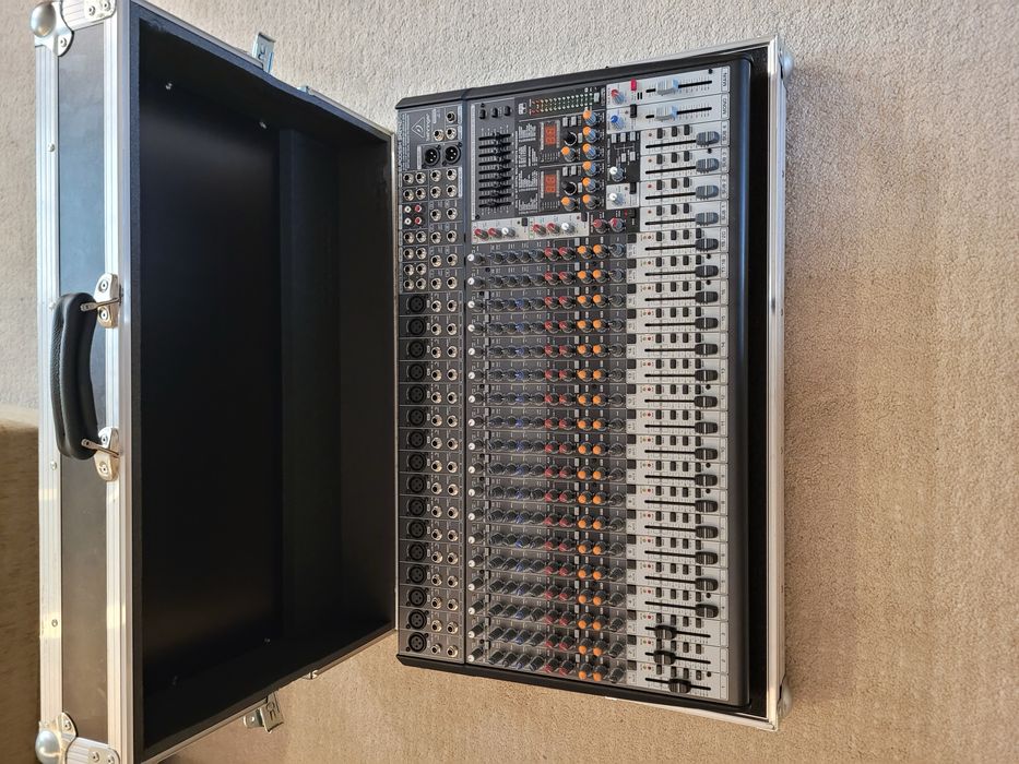 Mixer Behringuer SX2442