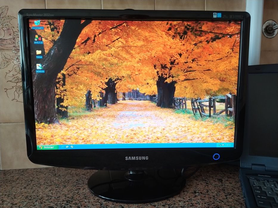 Monitor para computador PC portátil casa quarto apartamento vivenda.