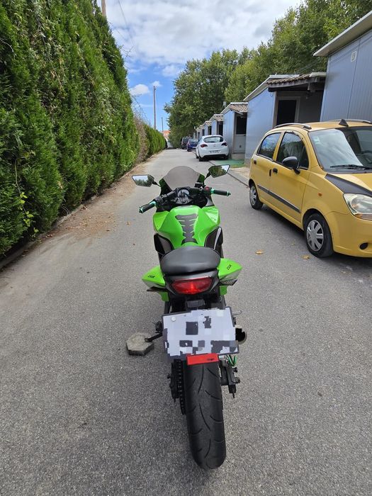 Kawasaki Ninja 250R (EX250K) 2011 – Excelente estado, pronta a circular