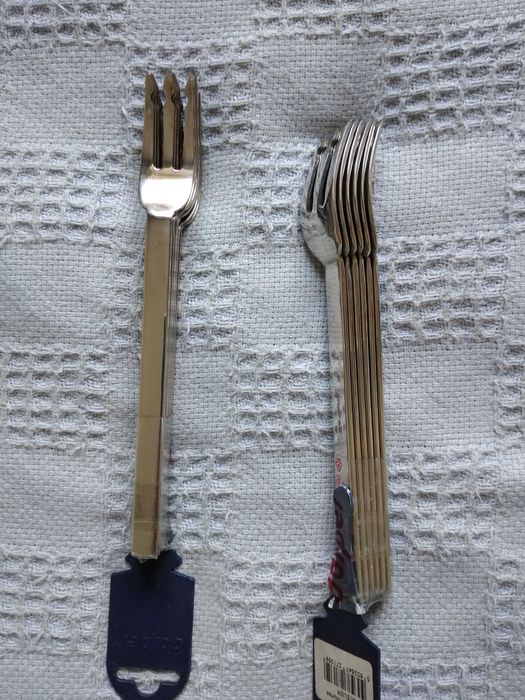 12 garfos para churrasco INOX. Novos!
