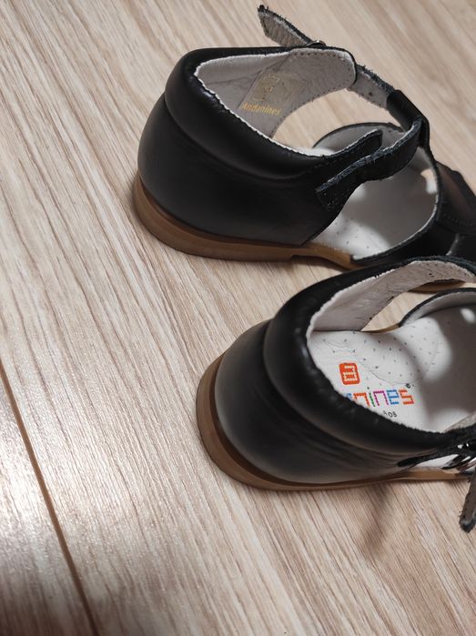 Нові! Оригінальні босоніжки andanines 25 розмір