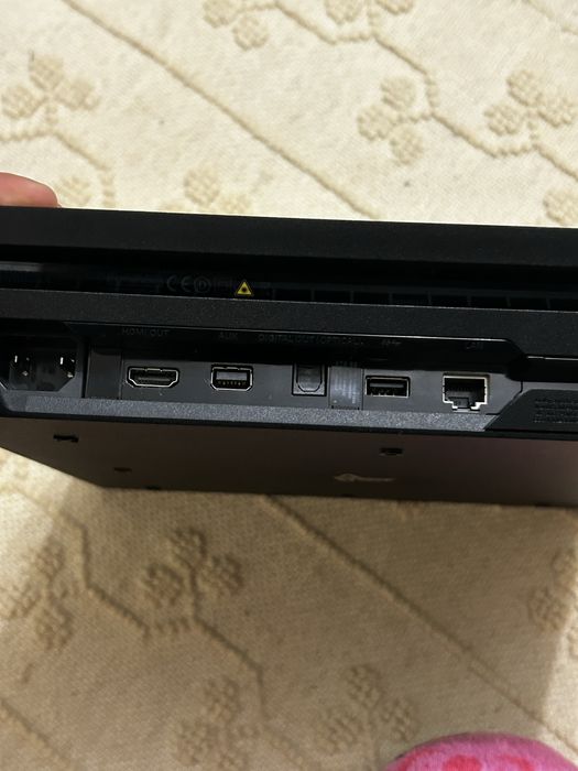 Playstation 4 pro 1 tb + acessórios