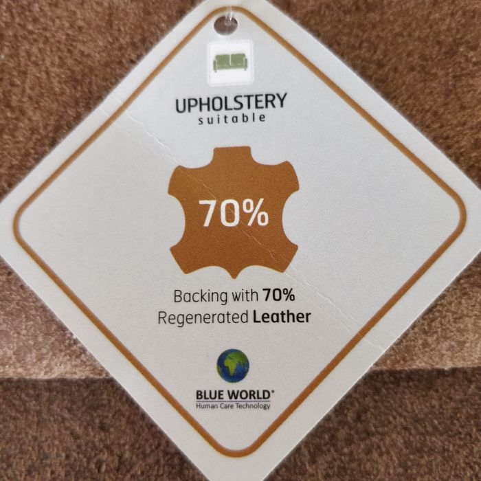 Sofá Chesterfield pele sintética reciclada- NOVO