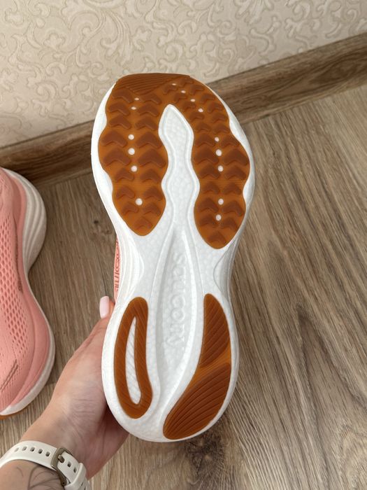 Кросівки для бігу Saucony Ride