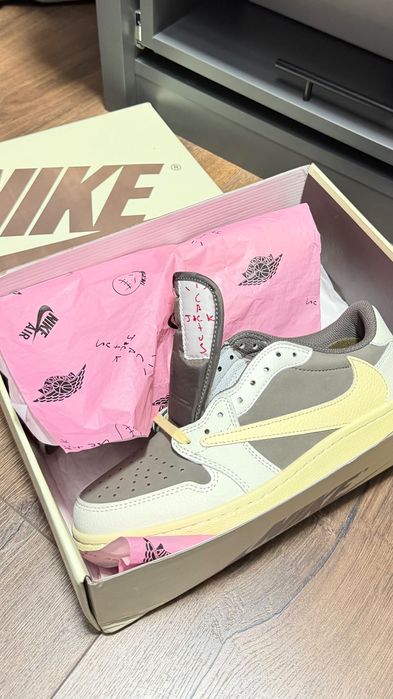 Кросівки Travis Scott x Air Jordan 1 Low OG 'Reverse Mocha (26,5 cm)