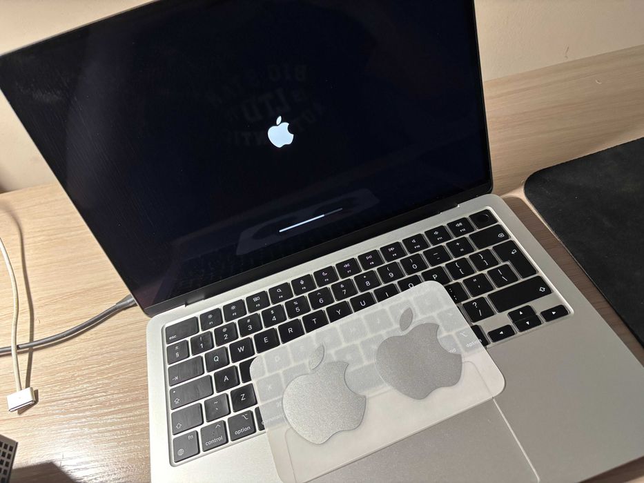 Apple MacBook Air M3/16GB/256/Mac OS Srebrny 10R GPU