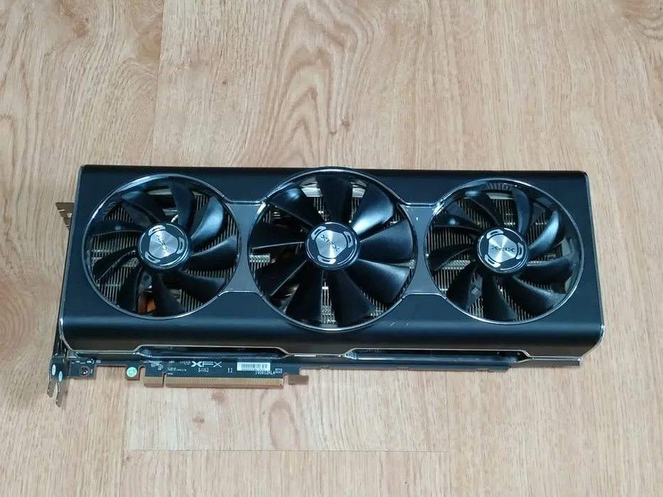 XFX Radeon RX 5700 XT Thicc III
