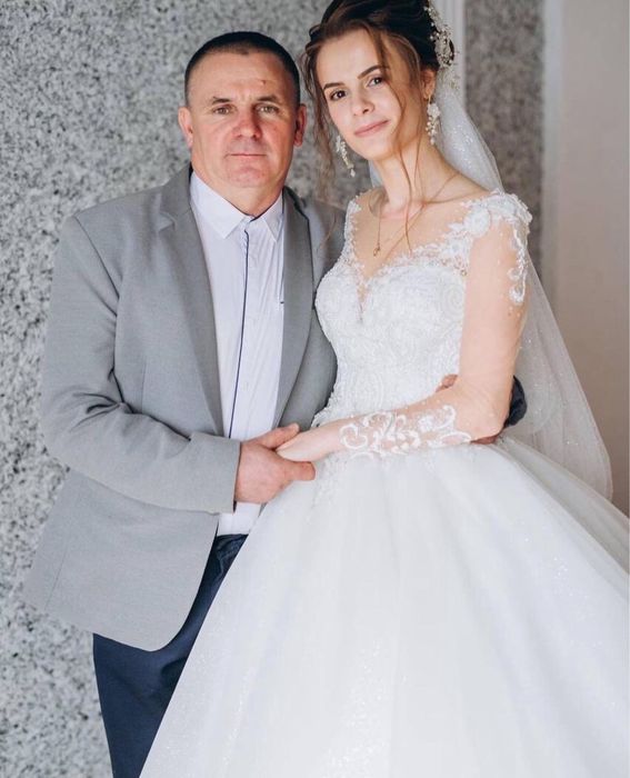 Весільна сукня