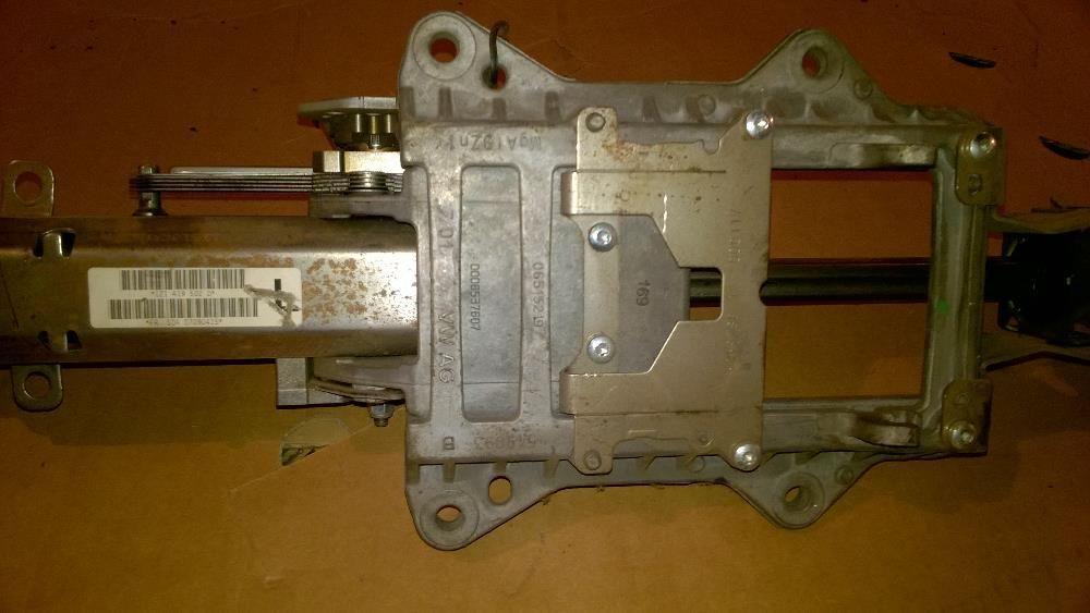 Вал рулевой колонки Skoda Octavia A-5 04-09 к.н. 1Z1419502D