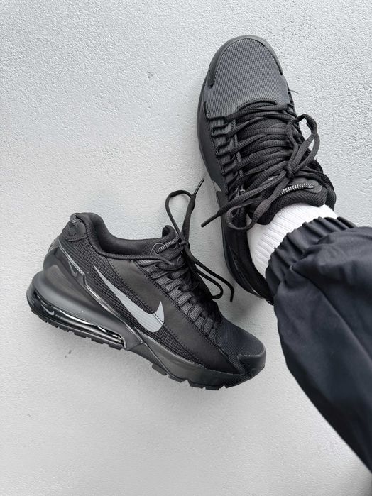 Мужские кроссовки Nike Air Max Pulse Roam "Black" Размеры 40-45