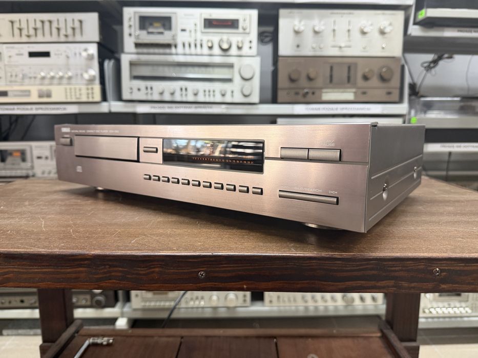Odtwarzacz płyt CD Yamaha CDX-390 Audio Room